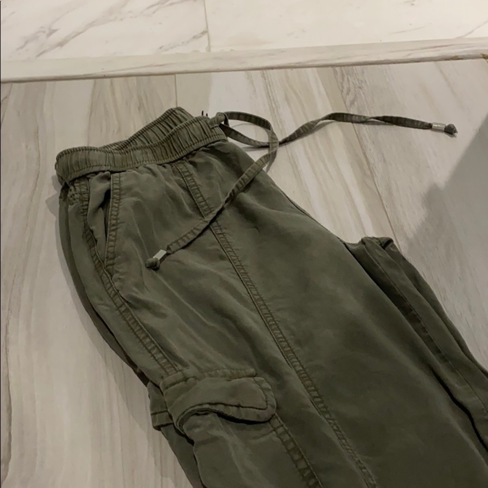 ARMY GREEN JOGGER PANTS size XS
